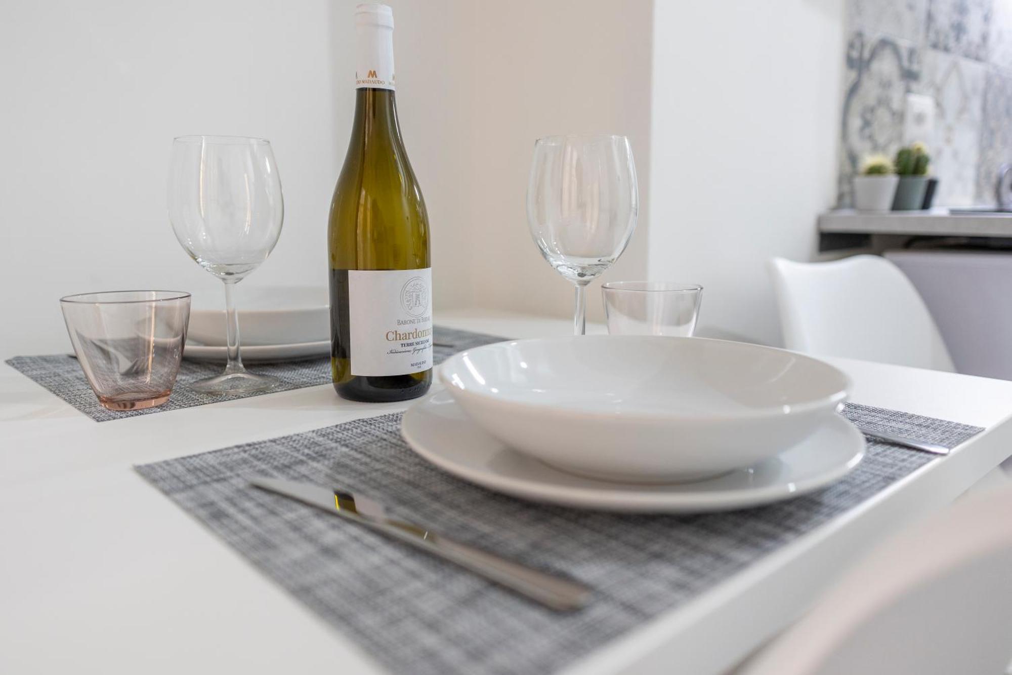 צ'פאלו Aurora House Suite מראה חיצוני תמונה