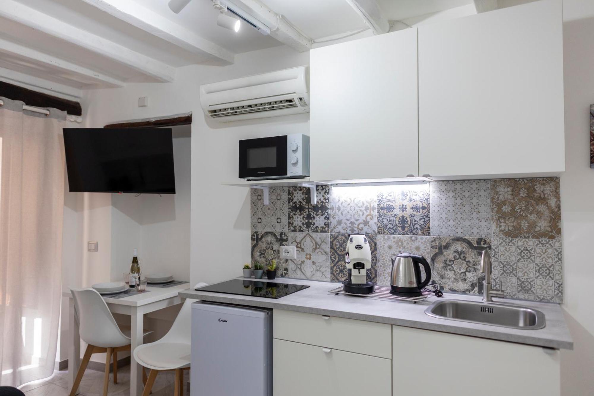 צ'פאלו Aurora House Suite מראה חיצוני תמונה